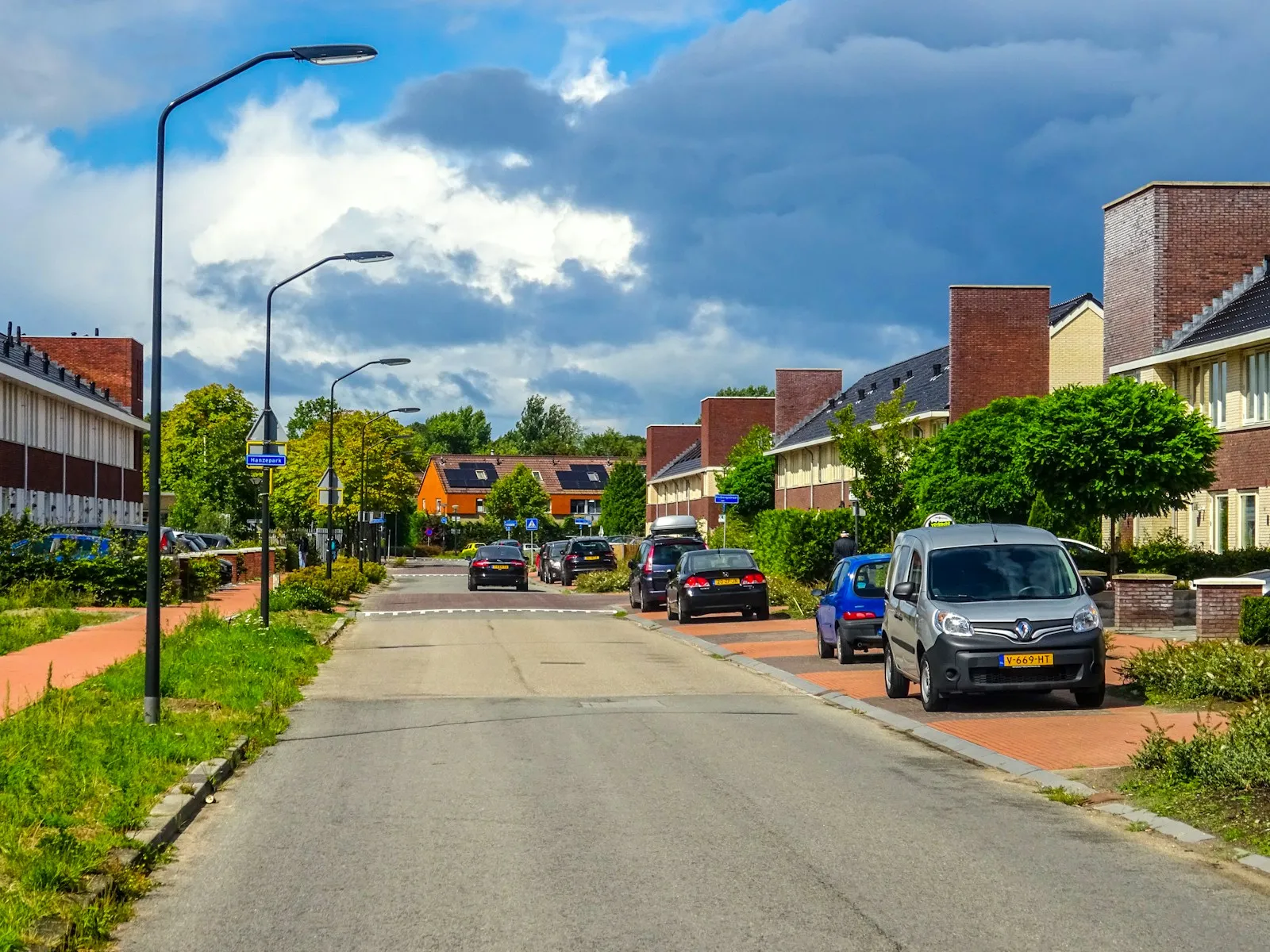 Zonnepanelen Noord Dak Den Haag: Rendement & Kosten