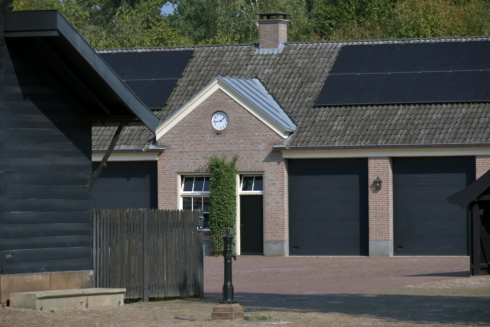 Zonnepanelen Onderhoud Den Haag: Kosten 2026