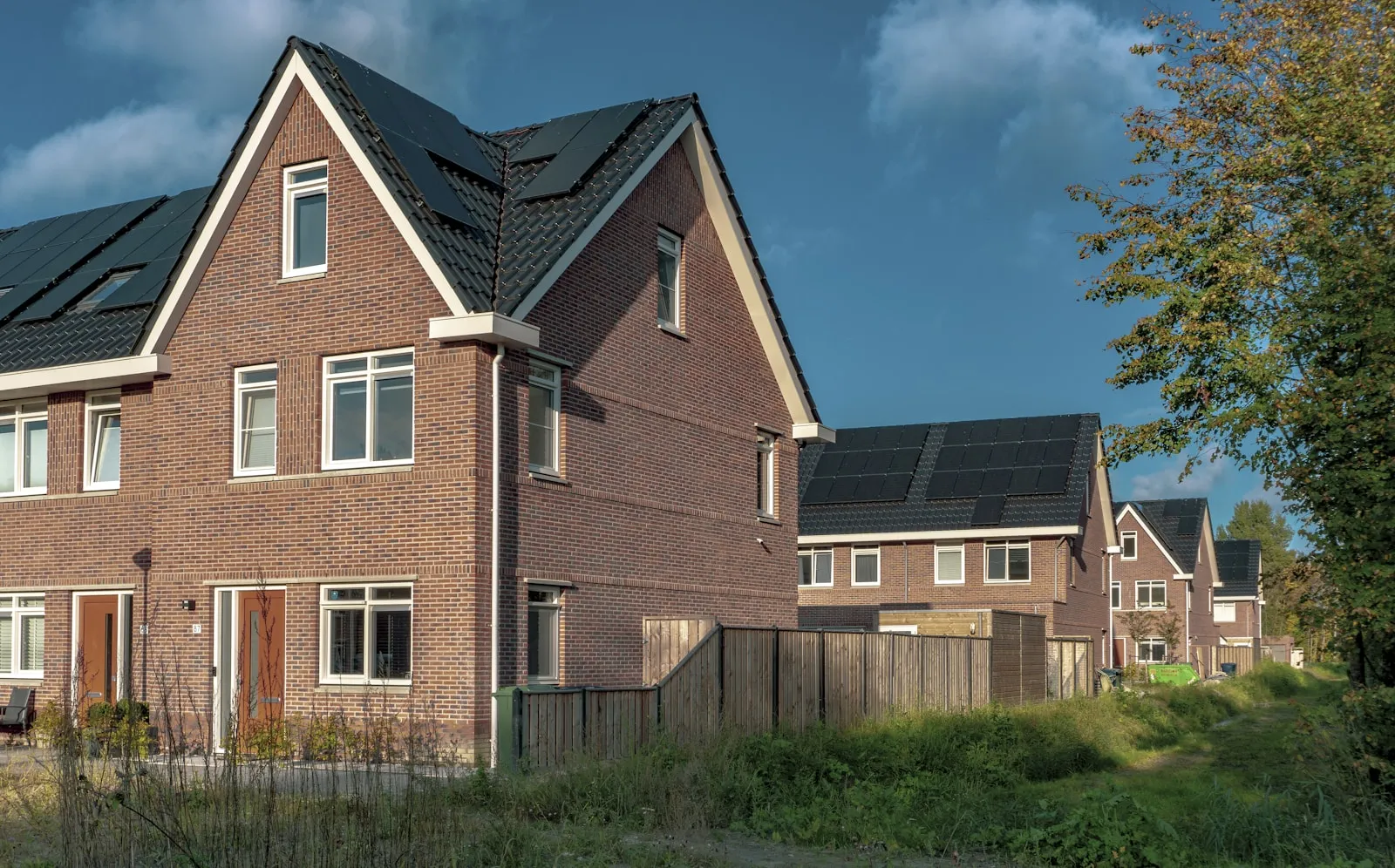 Zonnepanelen Schuin Dak Den Haag: Subsidie 2026